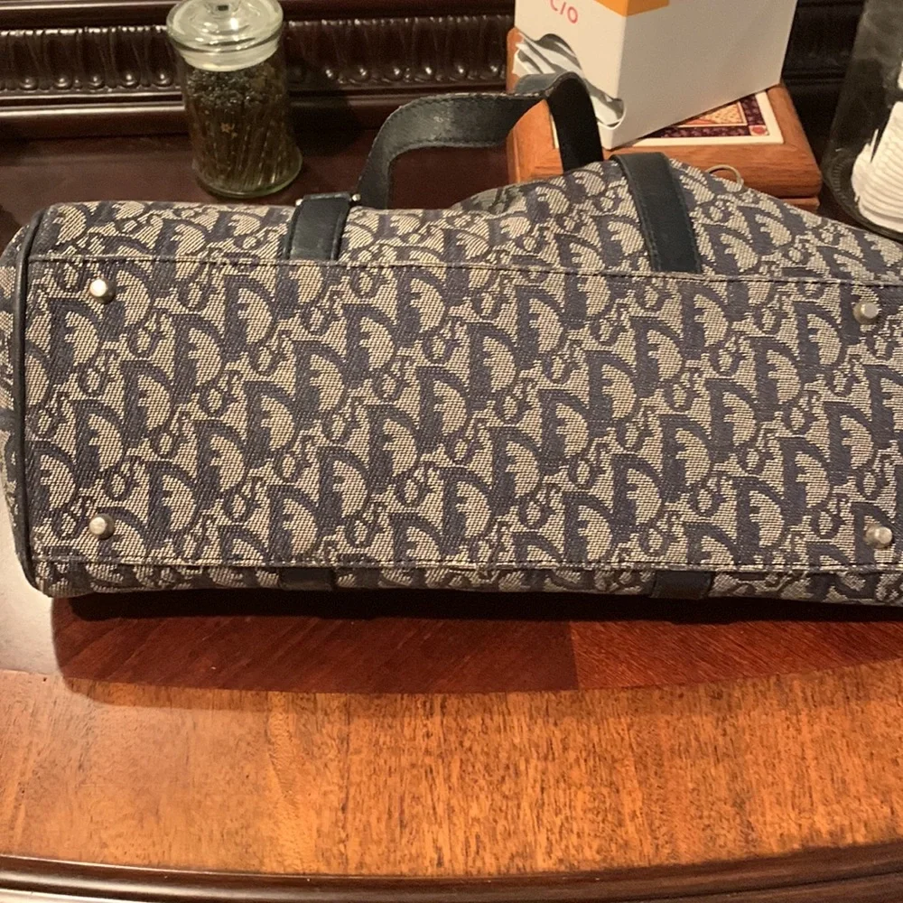 ***Sold****Christian Dior shoulder blue bag, some discoloration on top of zipper - Picture 8 of 12